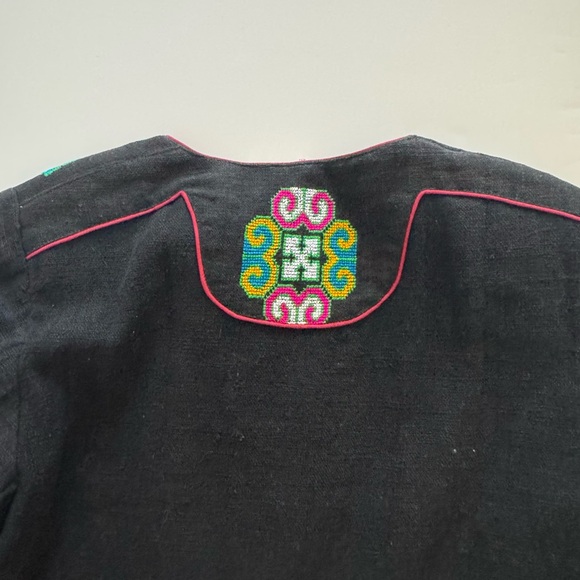 W”
100% Cotton
Made in Thailand - Picture 7 of 7